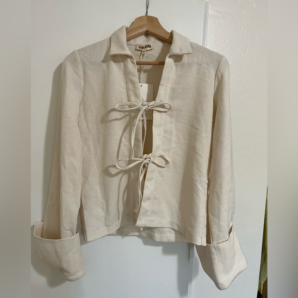 Djerf Avenue Occational Top Cream